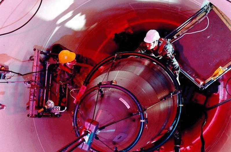 roket balistik muatan nuklir tahap